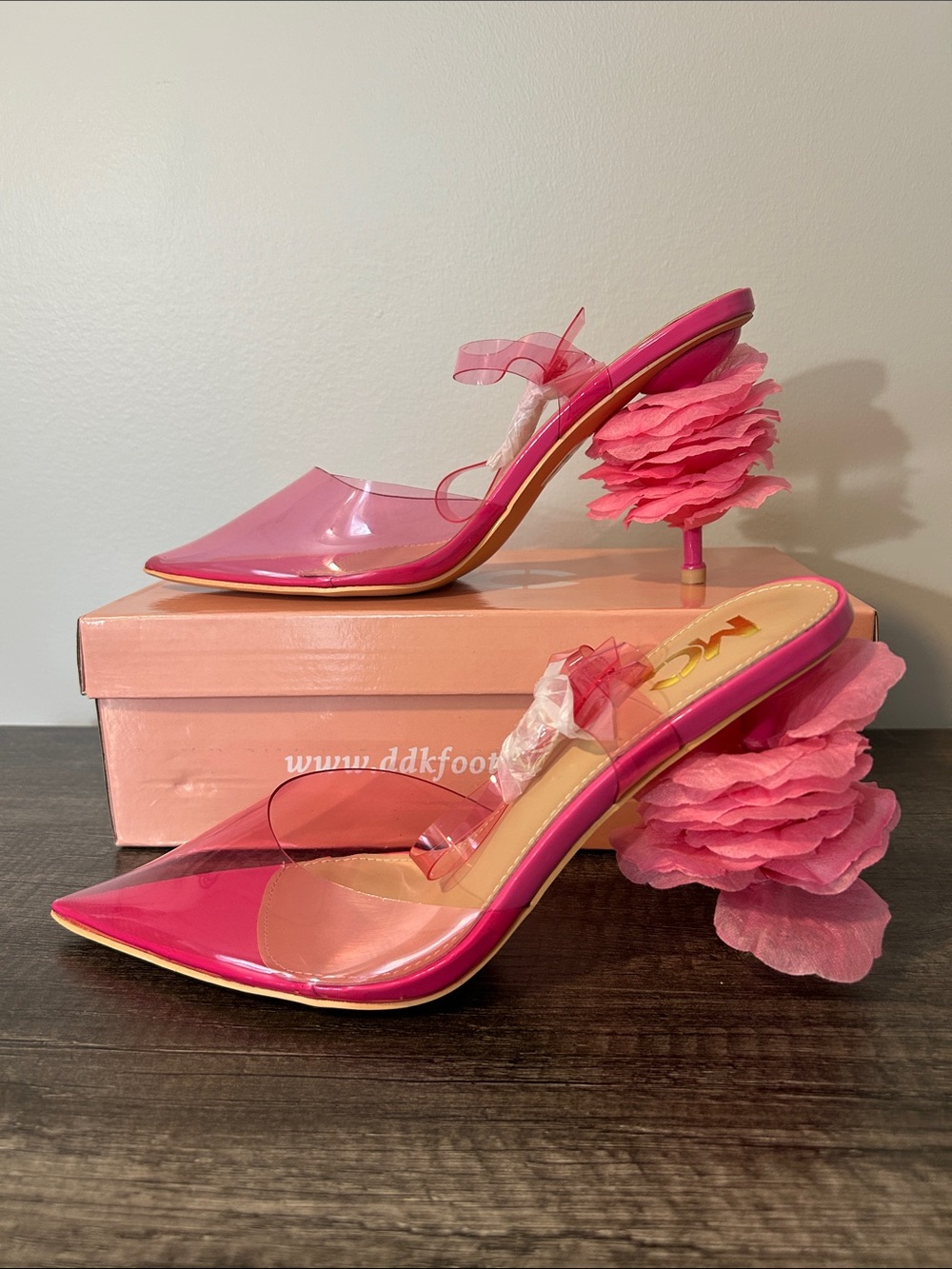 Barbie Pink Clear Slingback Heels with Flower Petal Detail, nib - Picture 1 of 7